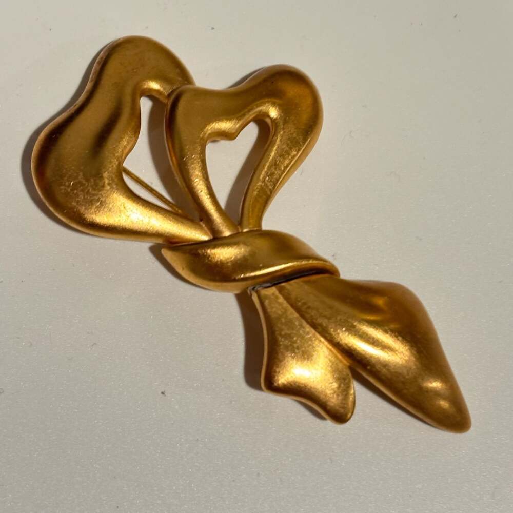 Monet Textured Gold Tone Teardrop Shape Brooch/pin - ,
